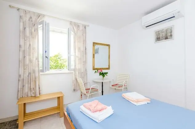 Superior Tek Büyük Yataklı Oda, Veranda, Bahçe Manzaralı