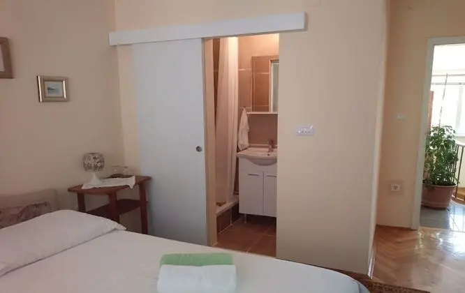 Tek Büyük Yataklı Oda (Rooms Brezak - Double Room with Share)