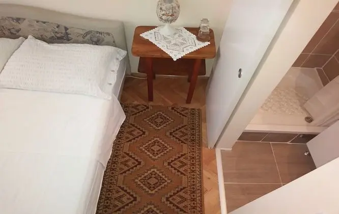 Tek Büyük Yataklı Oda (Rooms Brezak - Double Room with Share)