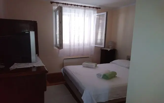 Tek Büyük Yataklı Oda (Rooms Brezak - Double Room with Share)