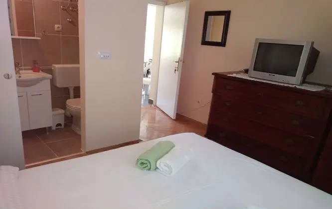 Tek Büyük Yataklı Oda (Rooms Brezak - Double Room with Share)