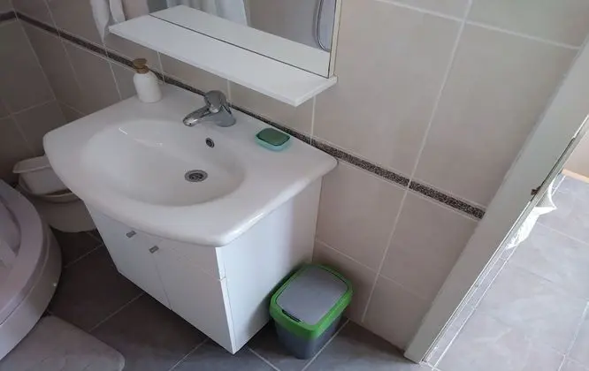 Tek Büyük Yataklı Oda (Rooms Brezak - Double Room with Share)