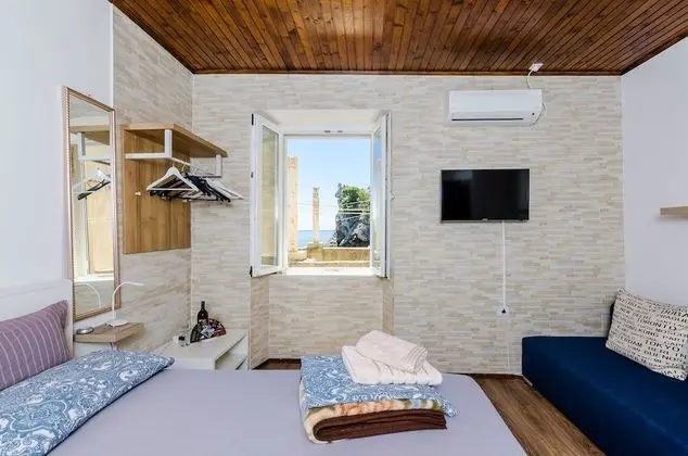 Üç Kişilik Oda (Triple Rom with Sea View)