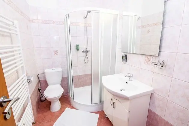 Büyük Yataklı Tek Kişilik Oda