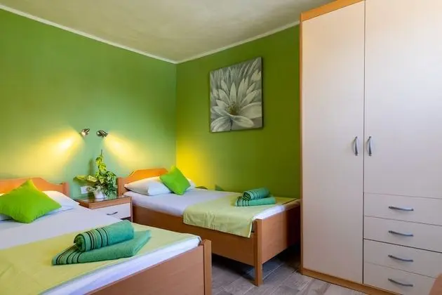Tek Büyük Yataklı Oda (Twin Room)
