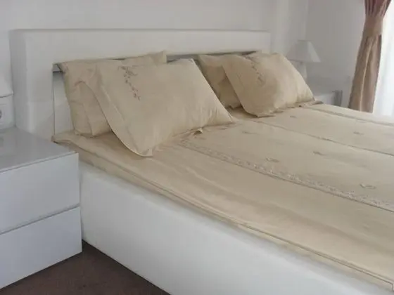 Basic Tek Büyük Yataklı Oda