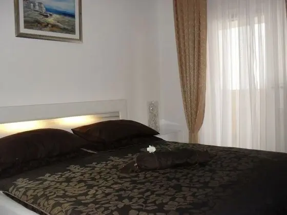 Basic Tek Büyük Yataklı Oda