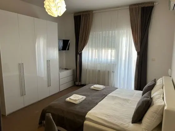 Basic Tek Büyük Yataklı Oda