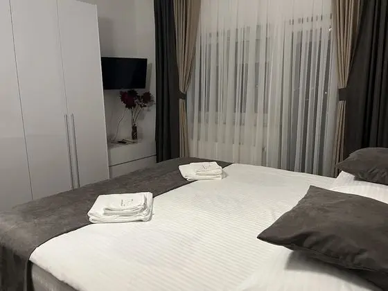 Basic Tek Büyük Yataklı Oda