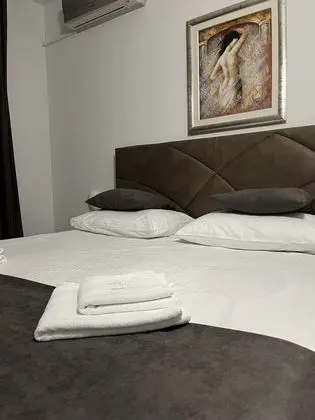 Basic Tek Büyük Yataklı Oda