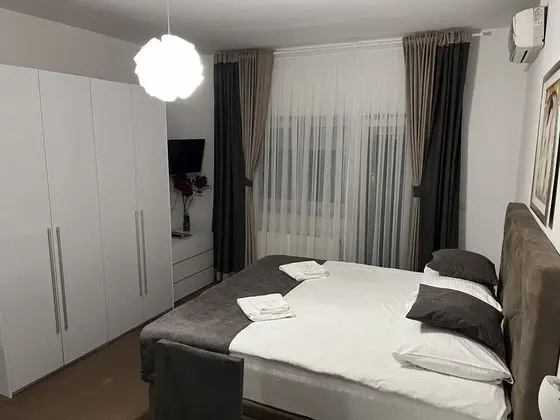 Basic Tek Büyük Yataklı Oda