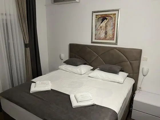 Basic Tek Büyük Yataklı Oda
