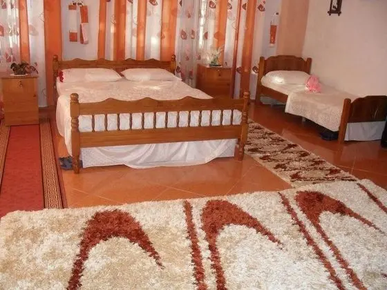 Basic Üç Kişilik Oda