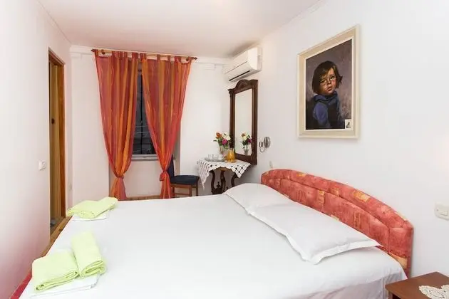 Tek Büyük Yataklı Oda (Double Room)