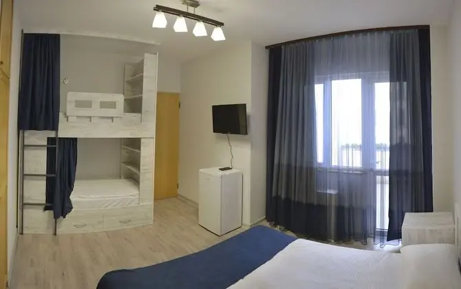Dört Kişilik Oda, 1 Yatak Odası, Özel Banyo, Bahçe Manzaralı