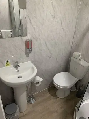 Economy Tek Büyük veya İki Ayrı Yataklı Oda
