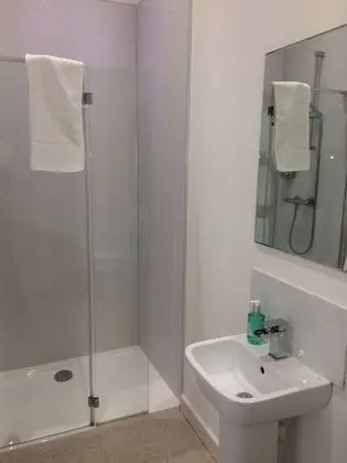 Economy Tek Büyük Yataklı Oda