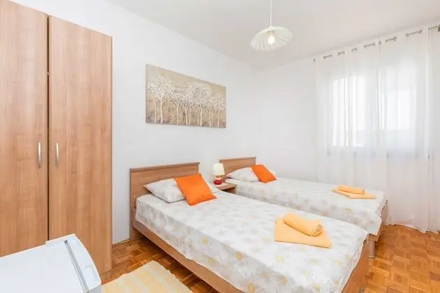 İki Ayrı Yataklı Oda (Twin Room with Shared Bathroom)