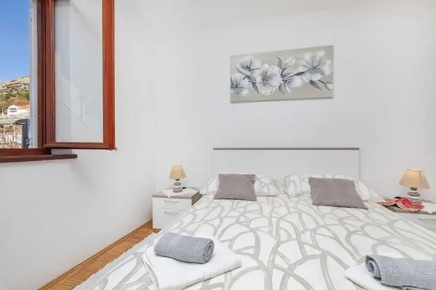 Tek Büyük Yataklı Oda (Double Room with Private Bathroom)