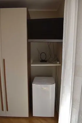 Tek Büyük Yataklı Oda (Standard Double Room with Shared Bath)