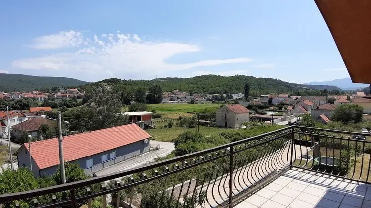 Üç Kişilik Oda, Balkon, Nehir Manzaralı