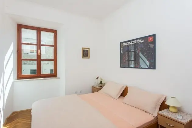 Tek Büyük Yataklı Oda (Double Room with Sea View)