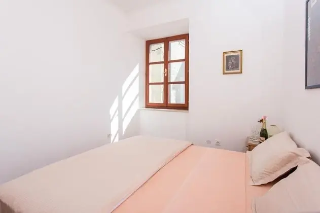 Tek Büyük Yataklı Oda (Double Room with Sea View)
