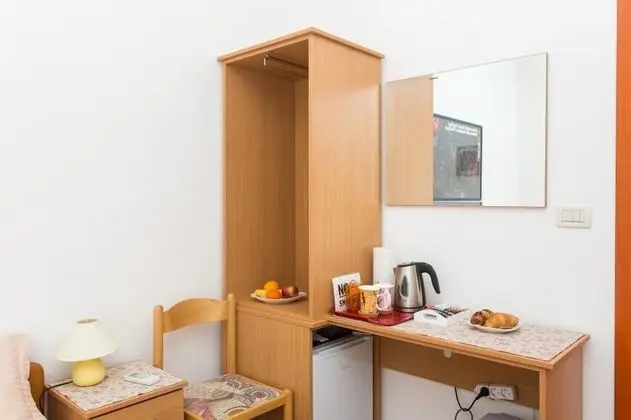 Tek Büyük Yataklı Oda (Double Room with Sea View)