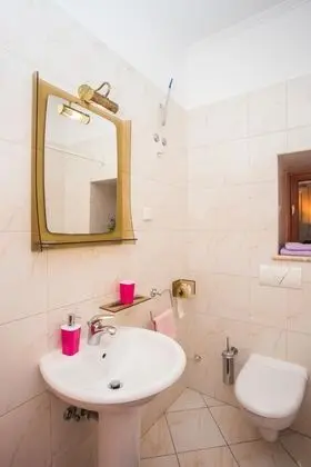 Tek Büyük Yataklı Oda (Double Room with Sea View)
