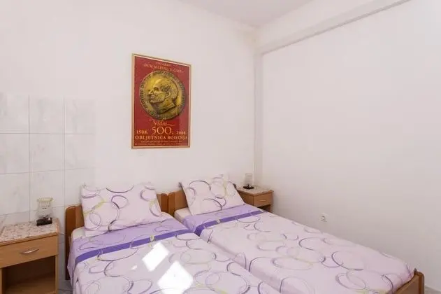 Tek Büyük Yataklı Oda (Twin or Double Room)