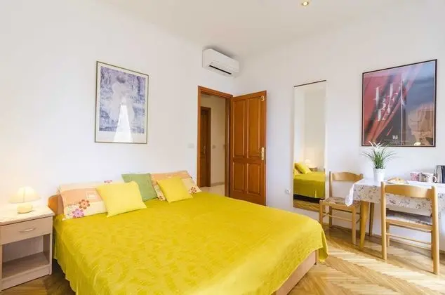 Tek Büyük Yataklı Oda (Twin or Double Room with Sea View)