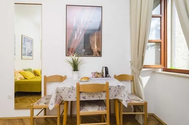 Tek Büyük Yataklı Oda (Twin or Double Room with Sea View)