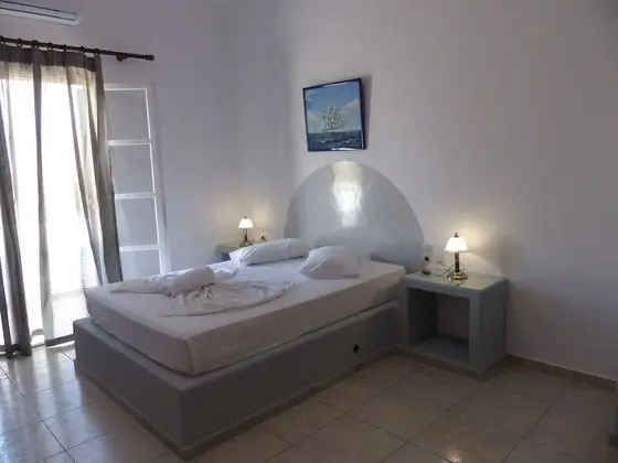 Studio for 3 people