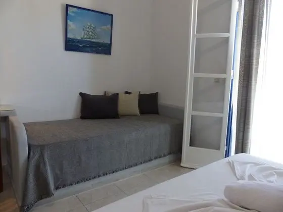 Studio for 3 people