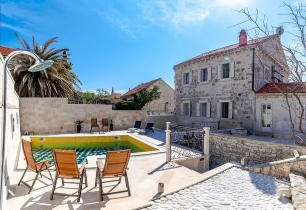 Tek Büyük Yataklı Oda (Superior Double Room with Sea View)