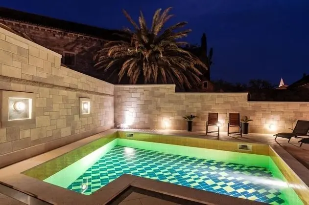 Tek Büyük Yataklı Oda (Superior Double Room with Sea View)