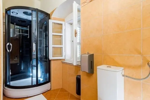 Tek Büyük Yataklı Oda (Superior Double Room with Sea View)