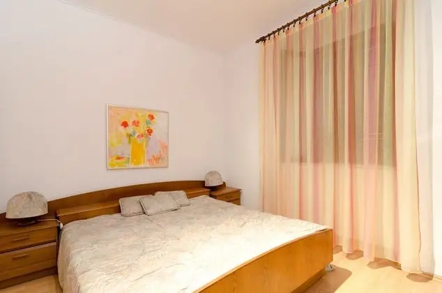 Basic Tek Büyük Yataklı Oda, 1 Çift Kişilik Yatak (Private External Bathroom)
