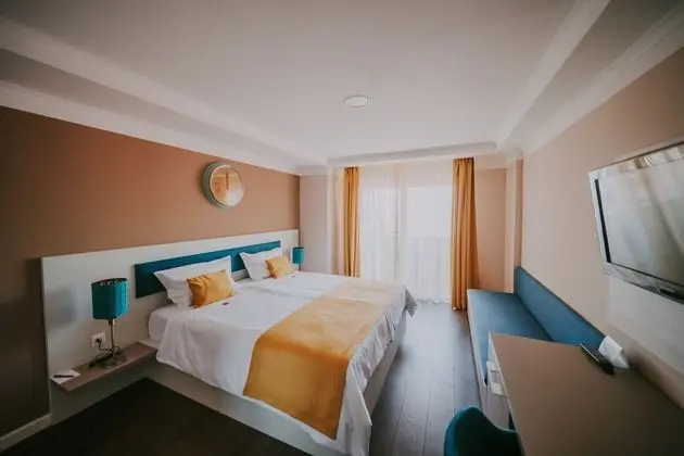 Tek Büyük Yataklı Oda, Balkon, Deniz Manzaralı