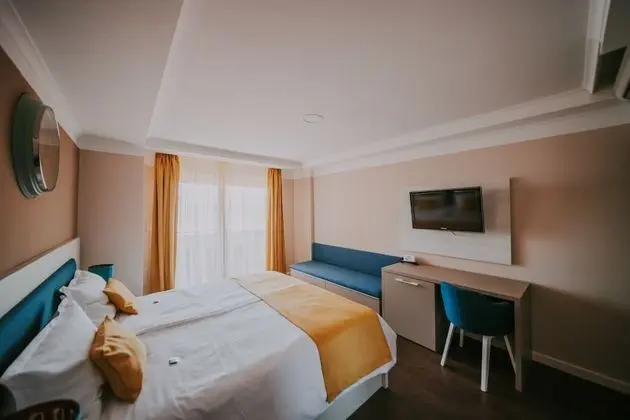 Tek Büyük Yataklı Oda, Balkon, Deniz Manzaralı