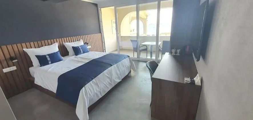 Tek Büyük Yataklı Oda, Balkon, Deniz Manzaralı