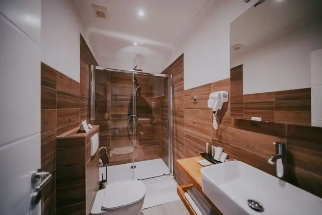 Tek Büyük Yataklı Oda, Balkon, Deniz Manzaralı