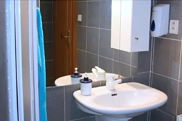 City Dört Kişilik Oda, Ortak Banyo