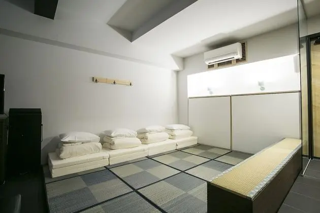 Traditional Oda (Adults up to 5,  Children up to 3)