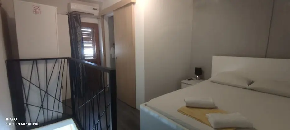 Deluxe Tek Büyük Yataklı Oda (2)