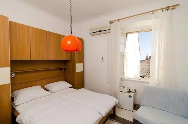 Tek Büyük Yataklı Oda (Double Room with Patio)