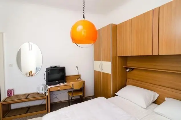 Tek Büyük Yataklı Oda (Double Room with Patio)