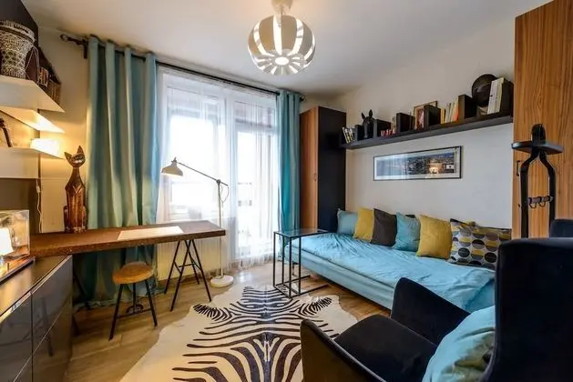 Design Tek Büyük Yataklı Oda (Sofa Bed)