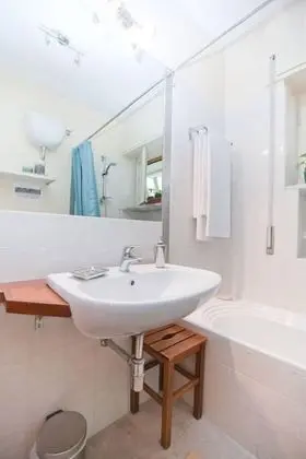 Comfort Tek Büyük Yataklı Oda, Ortak Banyo
