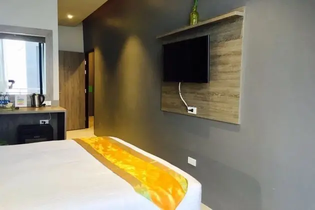Standard Queen Room